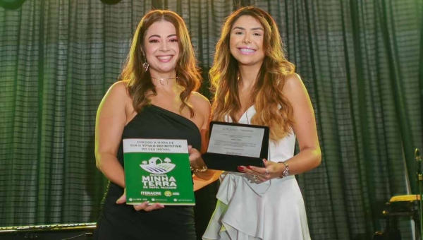 Arquitetos e urbanistas do Iteracre são homenageados durante solenidade, reforçando a importância da regularização fundiária
