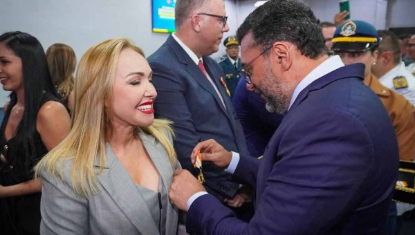 Gladson e Sula recebem Medalha Imperador Dom Pedro II por ligar Feijó a Envira e apoiar a instalação de quartel do Corpo de Bombeiros