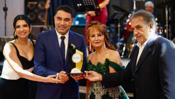 Vereador Samir Bestene é homenageado no Prêmio Destaque do Ano em reconhecimento ao seu trabalho