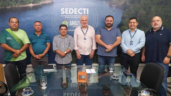 Prefeito Frank Barros discute zoneamento ecológico em reunião com Serafim Corrêa, em Manaus