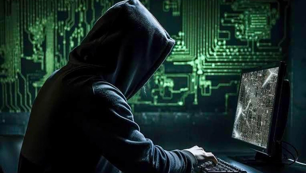 Golpistas usam CPF, nome e endereço de contribuintes para aplicar fraude que imita site oficial da Receita; órgão emite alerta