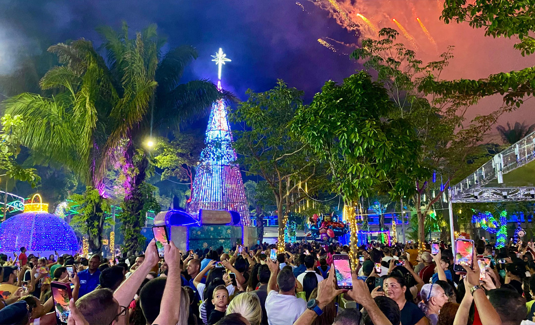Bocalom acende Luzes do “Natal de Vida, Esperança e Dignidade 2025” e destaca inovação tecnológica na programação: “O povo merece”