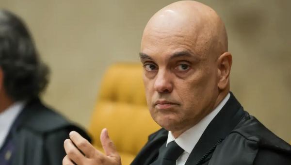 Moraes anula decisão da Câmara que manteve mandato de Zambelli