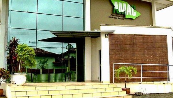 Prefeituras do Acre fecham 2025 com salários em dia, mas enfrentam alerta fiscal, aponta CNM