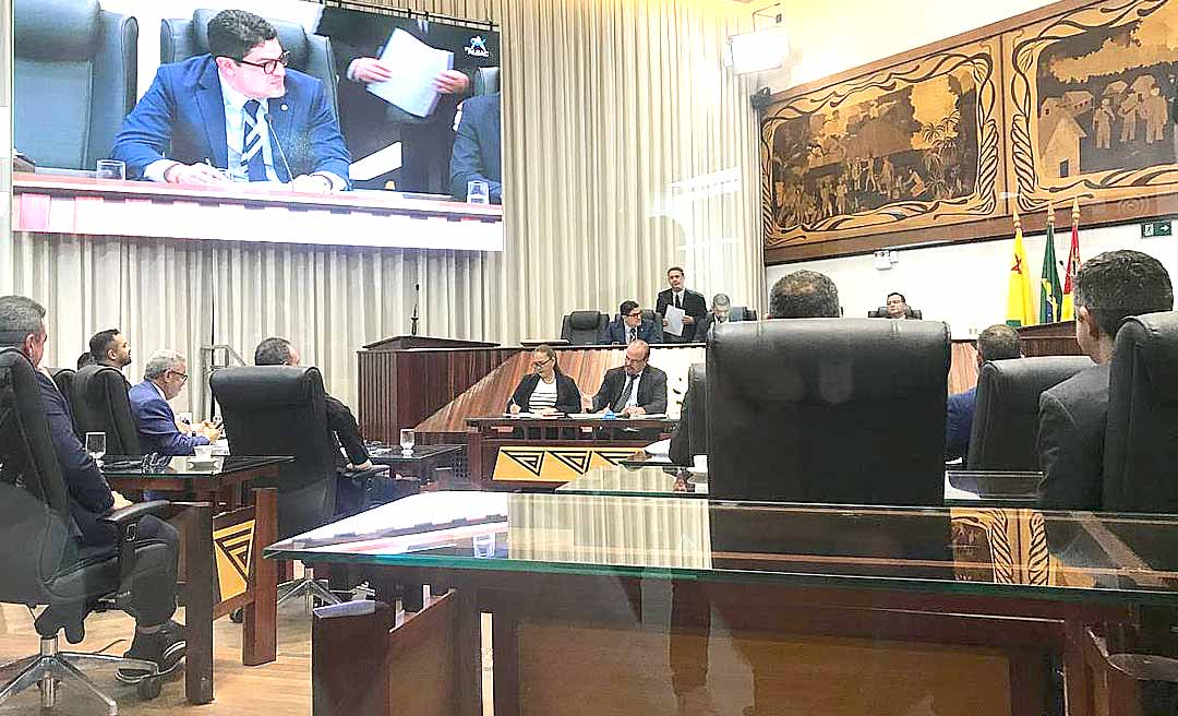 Sob pressão de servidores, Assembleia ‘esquece’ o Palácio Rio Branco e aprova emendas ousadas no Orçamento de R$ 13,8 bilhões para 2026