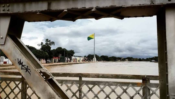 Rio Acre ultrapassa cota de alerta em Rio Branco após forte volume de chuvas; manancial atingiu 13,73 metros neste sábado