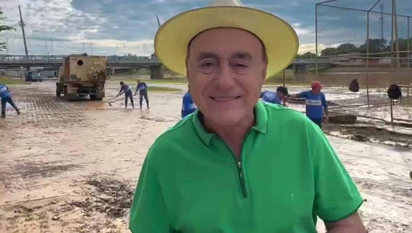 Prefeitura inicia força-tarefa de limpeza após vazante do Rio Acre na Capital: "O nosso compromisso é com as pessoas, com a dignidade das pessoas"