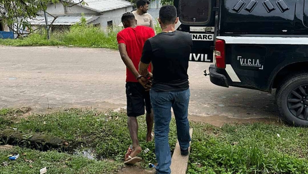 Homem condenado a mais de 19 anos de prisão por roubo e tráfico é preso pela Polícia Civil