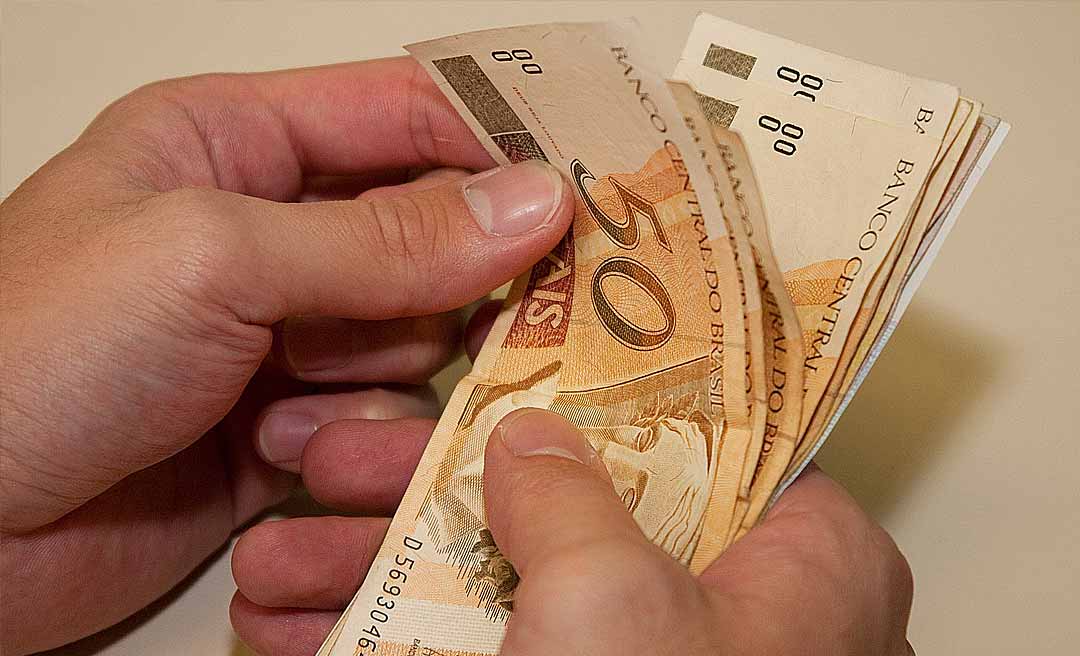 Após reajuste no salário mínimo, municípios do Acre terão impacto anual superior a R$ 9 milhões no pagamento de servidores