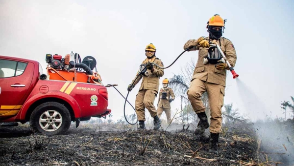 Acre registra queda recorde nas queimadas após articulação entre Estado e prefeituras; redução foi de 75% nos focos de calor