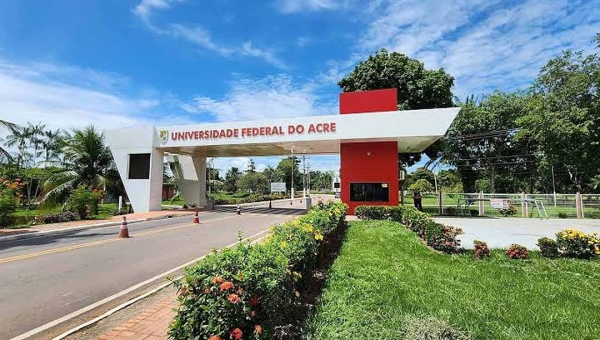 Ufac estreia seleção própria para Medicina e mobiliza mais de 5 mil candidatos no Acre neste domingo; provas também serão aplicadas no dia 18