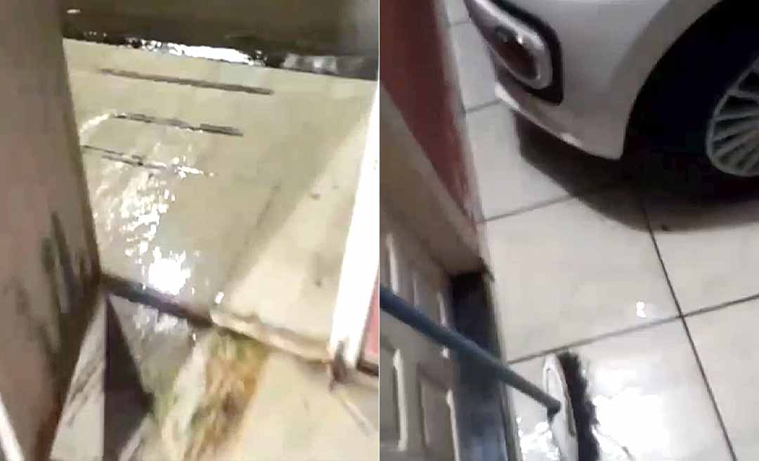 Morador denuncia invasão de água da chuva em residência no bairro Estação Experimental, em Rio Branco, devido ao esgoto entupido