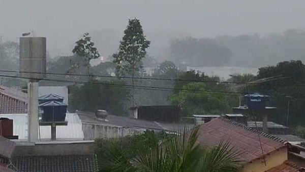 Somente nas últimas 24 horas, volume de chuva acumulado na Capital chega a 32,6 milímetros e Rio Acre já registra elevação