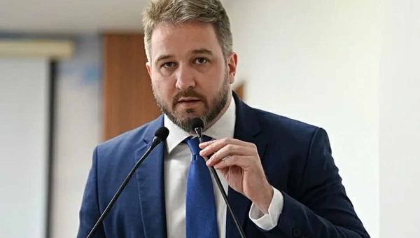 Adesivos para veículos que transportam pessoas com TEA passam a ser entregues em Rio Branco