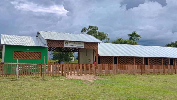 Governo do Acre entrega nova escola no Seringal São Francisco, em Sena Madureira