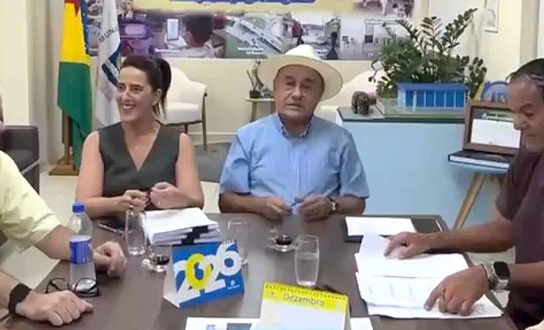 Bocalom anuncia Carnaval 2026 na Praça da Revolução com novidades e diz que “vai continuar cuidando do povo nas alagações”