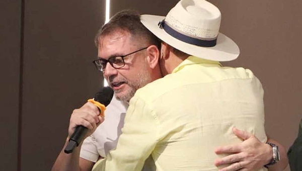 Alysson elogia liderança de Bocalom durante lançamento da pré-candidatura do prefeito e diz que relação com Gladson segue baseada na lealdade e parceria