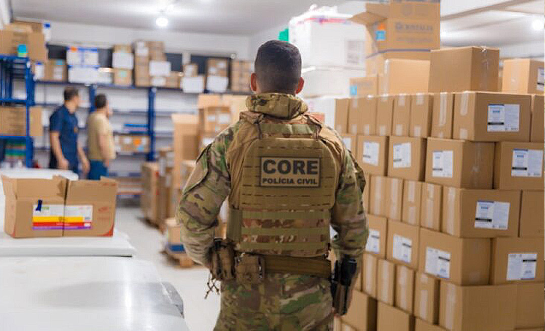 Polícia cumpre mandado na casa de servidor terceirizado da Sesacre envolvido em desvio de medicamentos