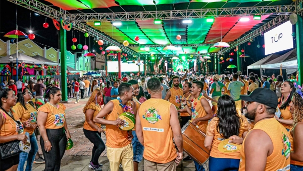 Gladson cancela carnaval do governo do Estado por causa da cheia do rio Acre