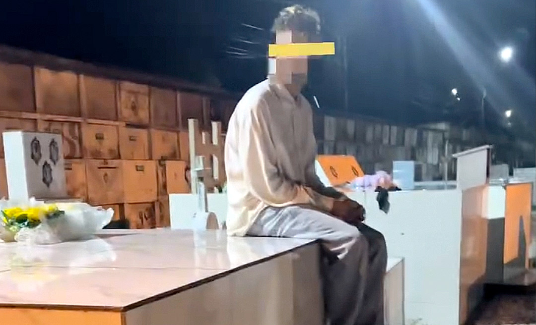 Cena no cemitério de Tarauacá revela drama silencioso da juventude vulnerável