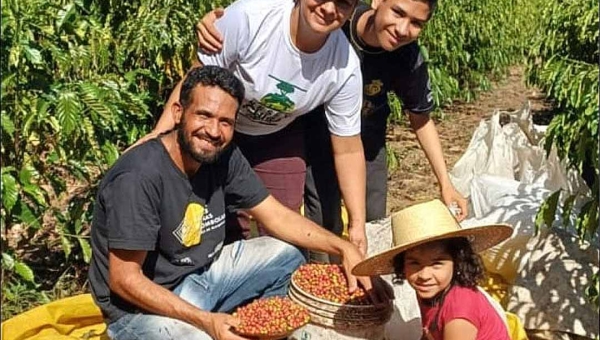 Cafeicultores são selecionados para abastecer o Programa Nacional de Alimentação Escolar no Acre