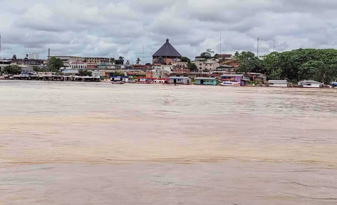 Prefeitura de Cruzeiro do Sul intensifica monitoramento do Rio Juruá após novo transbordamento