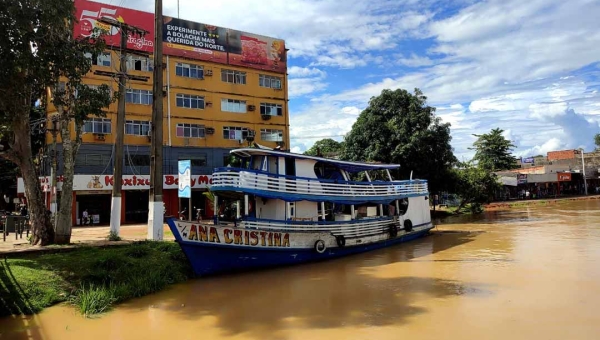 “Rio Acre atingiu 15,27 metros e mantém tendência de subida, podendo chegar a 15,35 até a noite”, alerta coordenador da Defesa Civil