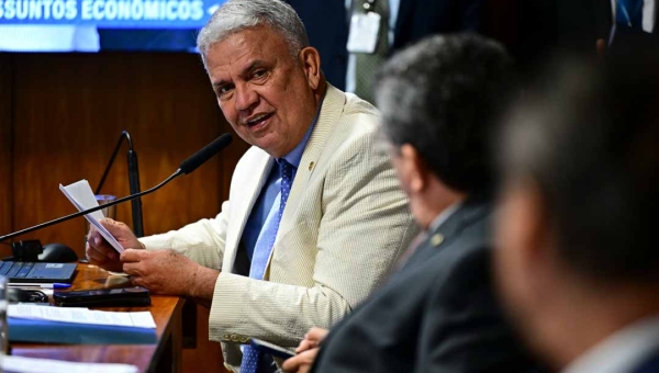 Senador Petecão destina mais R$ 439 mil para compra de caminhão refrigerado em Rio Branco