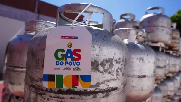 Senado aprova Programa Gás do Povo que vai distribuir carga gratuita do botijão para 15 milhões de famílias