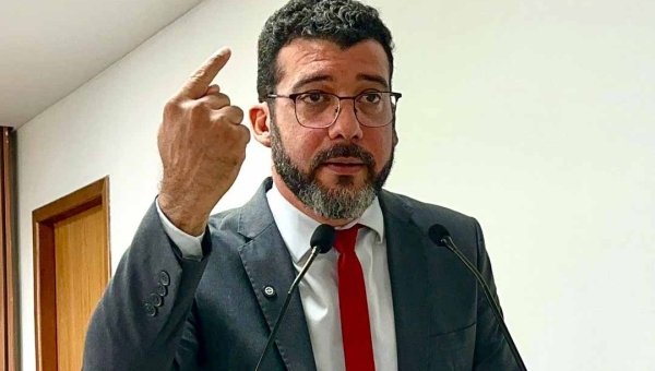 André Kamai critica “cidade imaginária” apresentada por Bocalom na câmara de Vereadores de Rio Branco