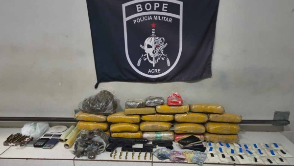 PM apreende cerca de 22 quilos de drogas e armas de fogo durante operação no bairro Tancredo Neves