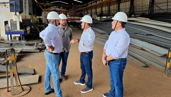 Bocalom cumpre agenda institucional no AM e destaca geração de empregos e desenvolvimento durante visita ao Estaleiro Juruá