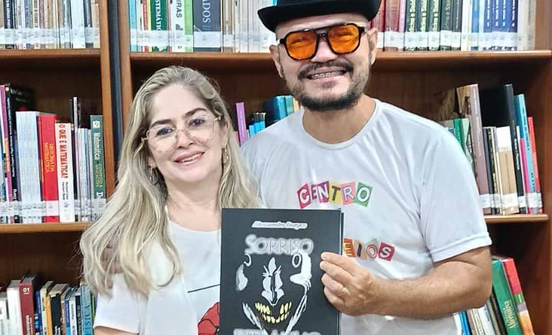 Poeta da Baixada lança “Sorriso Estranho” na escola João Eduardo I, em Rio Branco