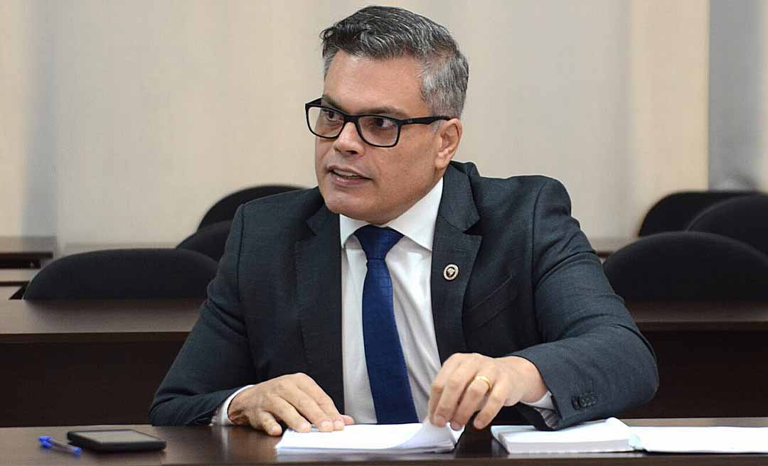 Rodrigo Curti quer explicações sobre organização do Carnaval 2026 em Rio Branco e agenda reunião com órgãos