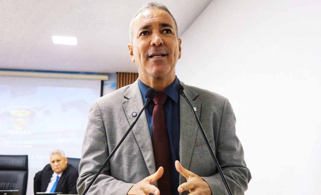 “Se continuar esse jogo sujo, vou denunciar cada colega que vota contra o povo”, dispara Neném Almeida na Câmara de Rio Branco