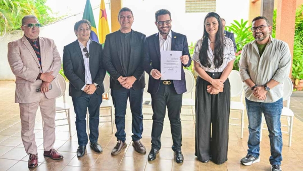 Lei do deputado Tio Pablo regulamenta internato médico e marca avanço histórico na saúde do Acre