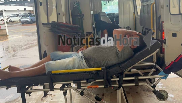 Motociclista de aplicativo é espancado por grupo após reagir a assalto na Gameleira, em Rio Branco