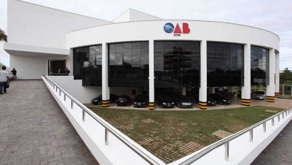 OAB Acre emite nota de repúdio e presta solidariedade a vítima de estupro coletivo supostamente cometido por jogadores