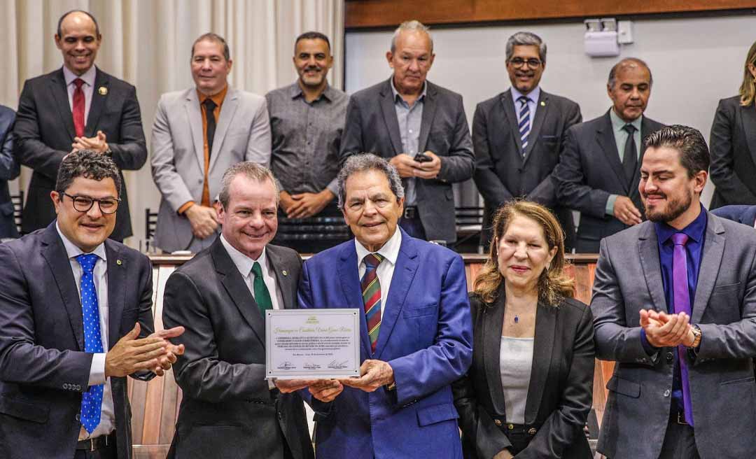 Aleac realiza sessão especial em homenageia ao conselheiro aposentado e ex-deputado Valmir Ribeiro