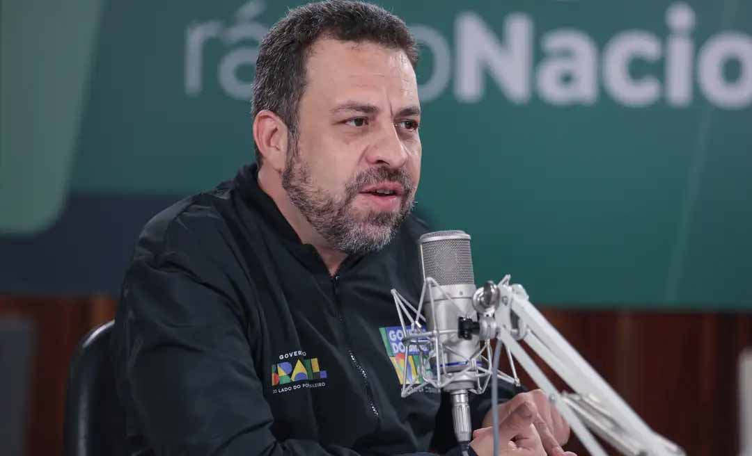 Acabar com a escala 6x1 é prioridade do governo, afirma Boulos