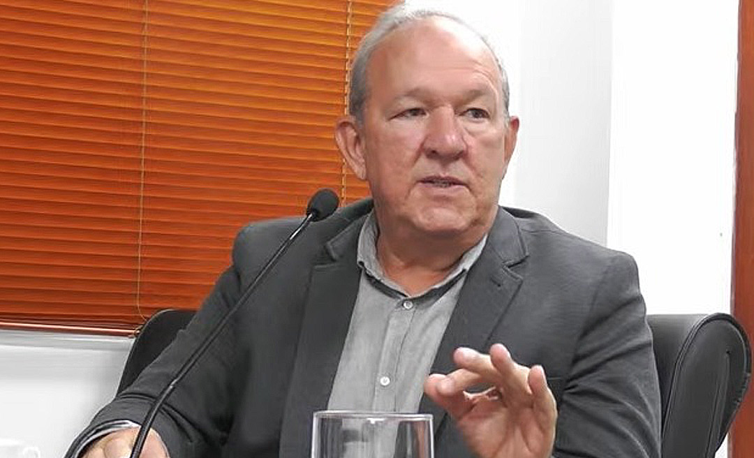 Calixto tranquiliza servidores e diz que processo de terceirização de Hospital está suspenso definitivamente desde o dia 19 de fevereiro