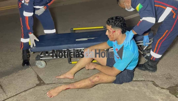 Motociclista sofre ferimentos após carro fazer conversão irregular e causar acidente em Rio Branco