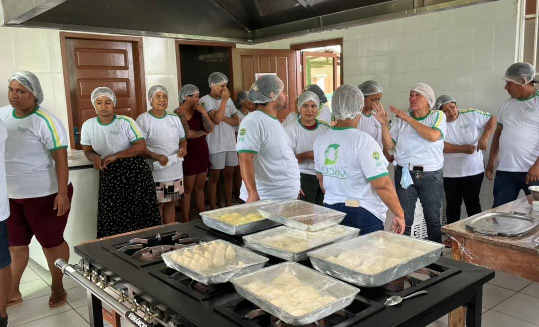 Governo do Acre leva oficinas profissionalizantes à comunidade durante ação do Juntos Pelo Acre