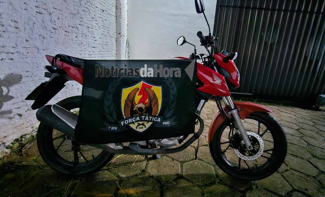 Tático do 1º BPM recupera motocicleta e pertences roubados após perseguição em Rio Branco