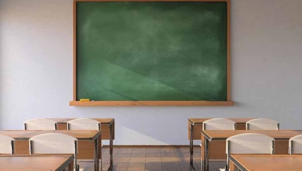 Ensino médio encolhe no Acre, e Estado aparece entre as maiores retrações do Brasil; quase 3 mil alunos deixam de frequentar a escola