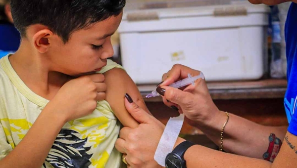 Prefeitura de Rio Branco mobiliza cinco pontos neste sábado para vacinação contra meningite e influenza