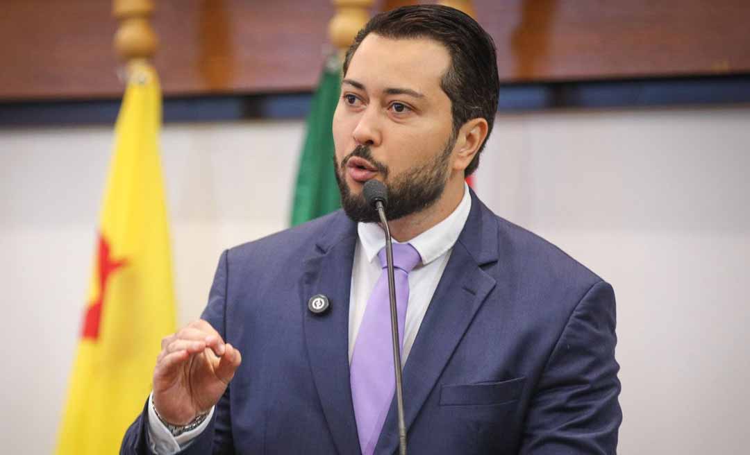 Jarude quer saber informações sobre contrato milionário firmado com construtora para Orla do 15