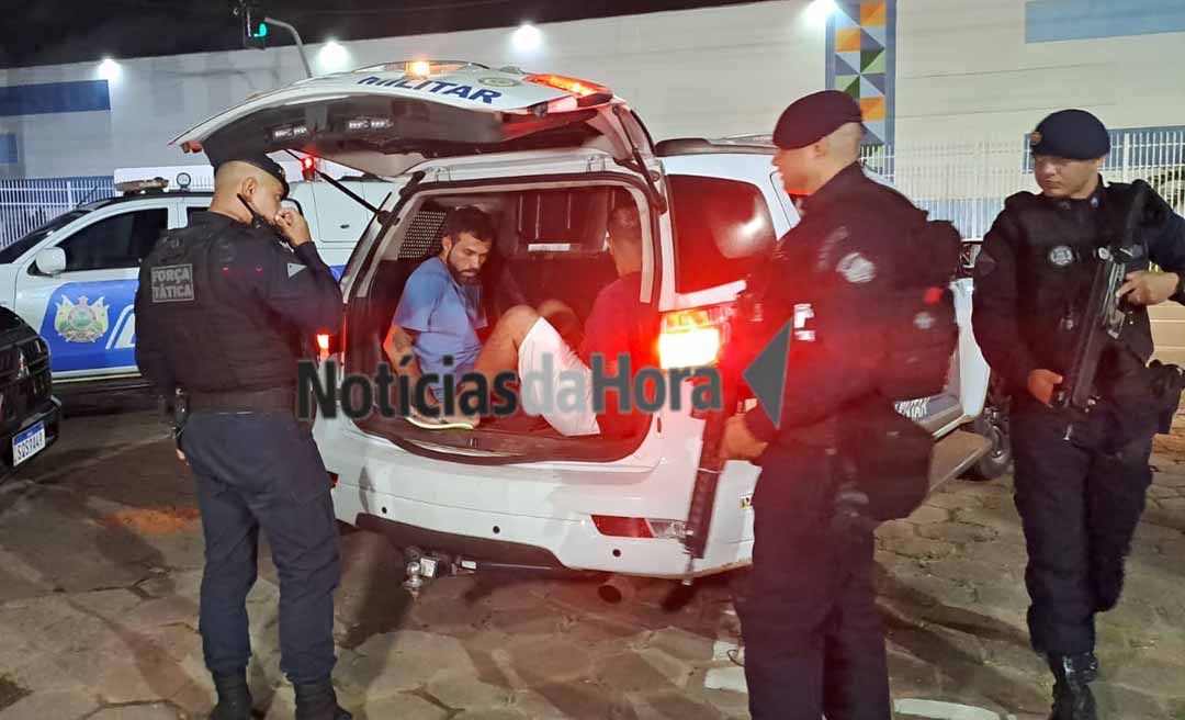 Polícia estoura boca de fumo e prende dupla em flagrante por tráficode drogas no bairro Esperança