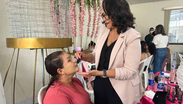 Prefeitura de Cruzeiro do Sul realiza abertura da programação do Mês da Mulher com momento de cuidado e valorização