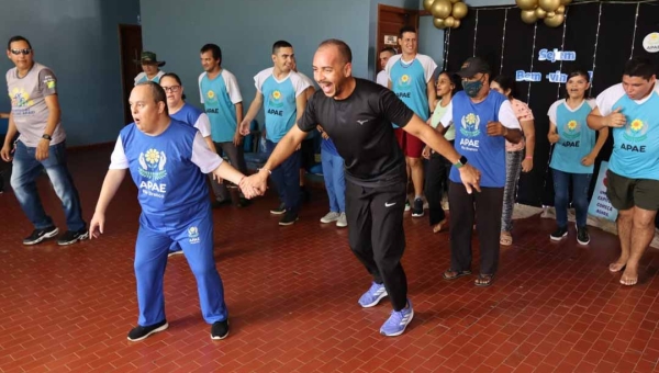 Com acolhimento e alegria, alunos do Centro Educacional Especializado Dr. Chalub Leite retomam atividades na APAE Rio Branco